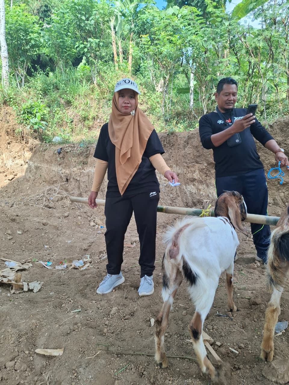 Peserta pembagian bibit kambing