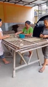 Produksi rambak DK Gubug - 4-pembentukan-adonan
